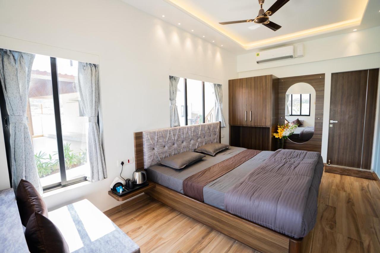 Eden Garden Villa Алибаг Екстериор снимка