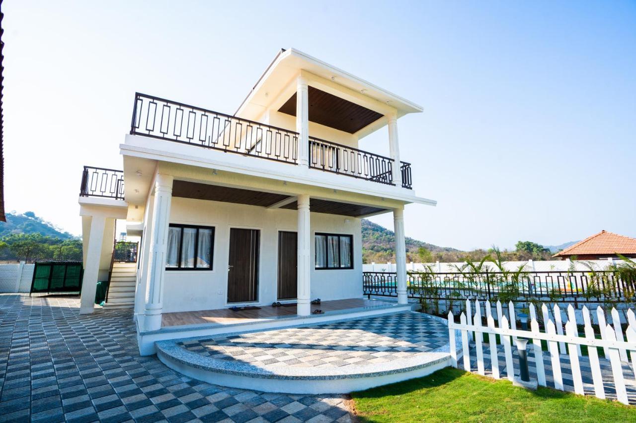 Eden Garden Villa Алибаг Екстериор снимка