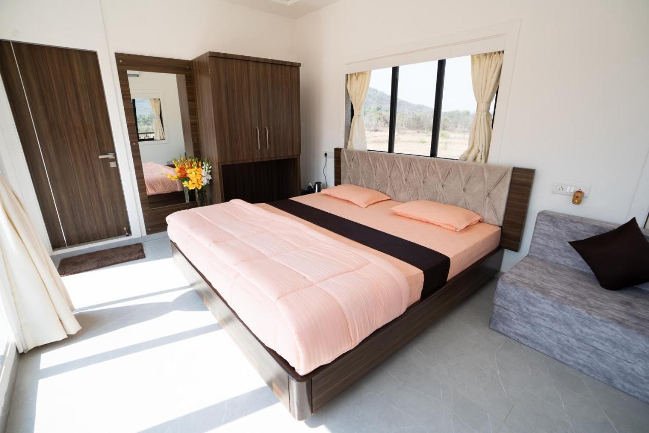 Eden Garden Villa Алибаг Екстериор снимка