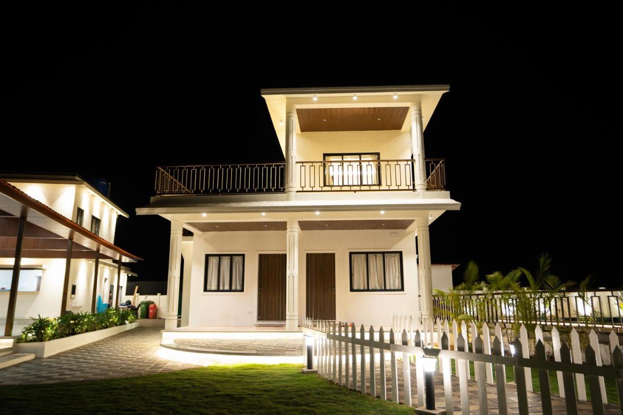 Eden Garden Villa Алибаг Екстериор снимка