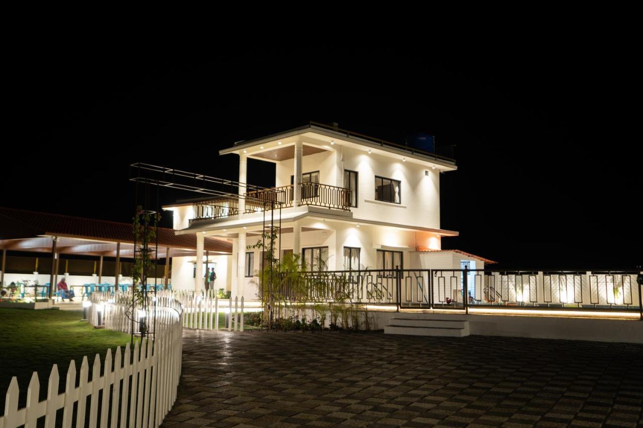 Eden Garden Villa Алибаг Екстериор снимка