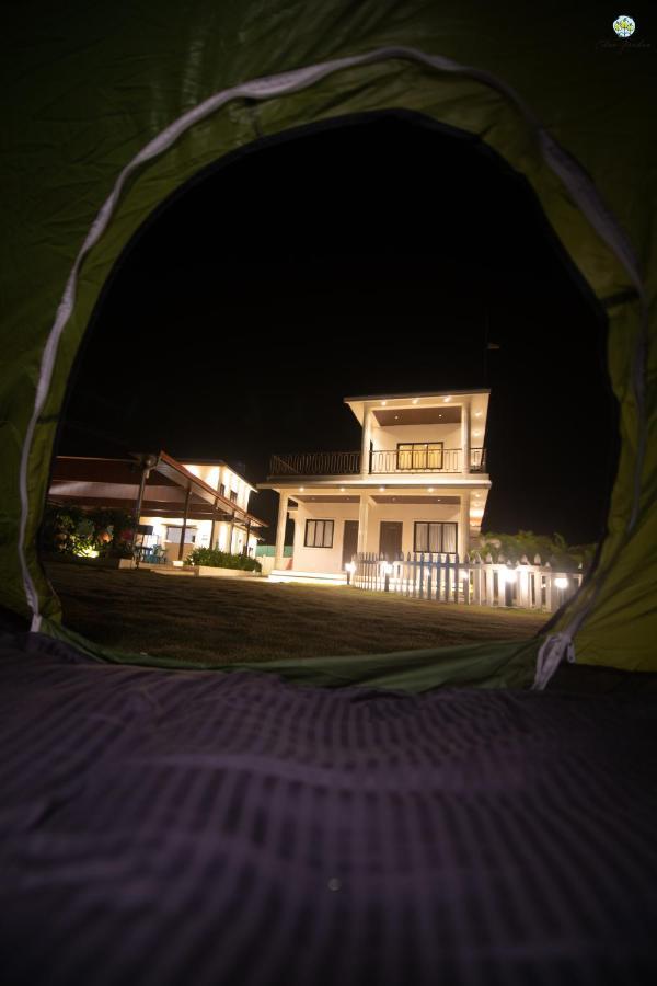 Eden Garden Villa Алибаг Екстериор снимка