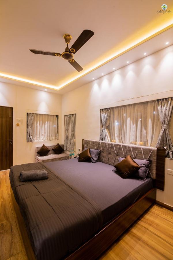 Eden Garden Villa Алибаг Екстериор снимка